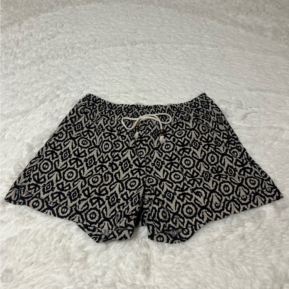 Style Me | Patterned Black and White Women Shorts